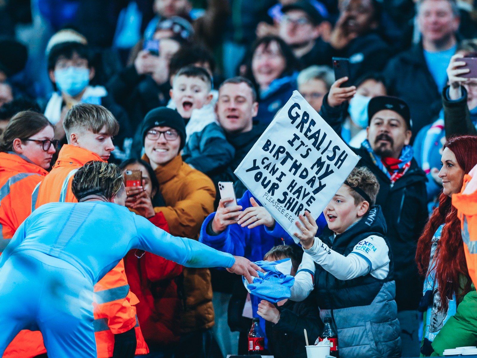 仍缺乏国际 仍缺乏国际